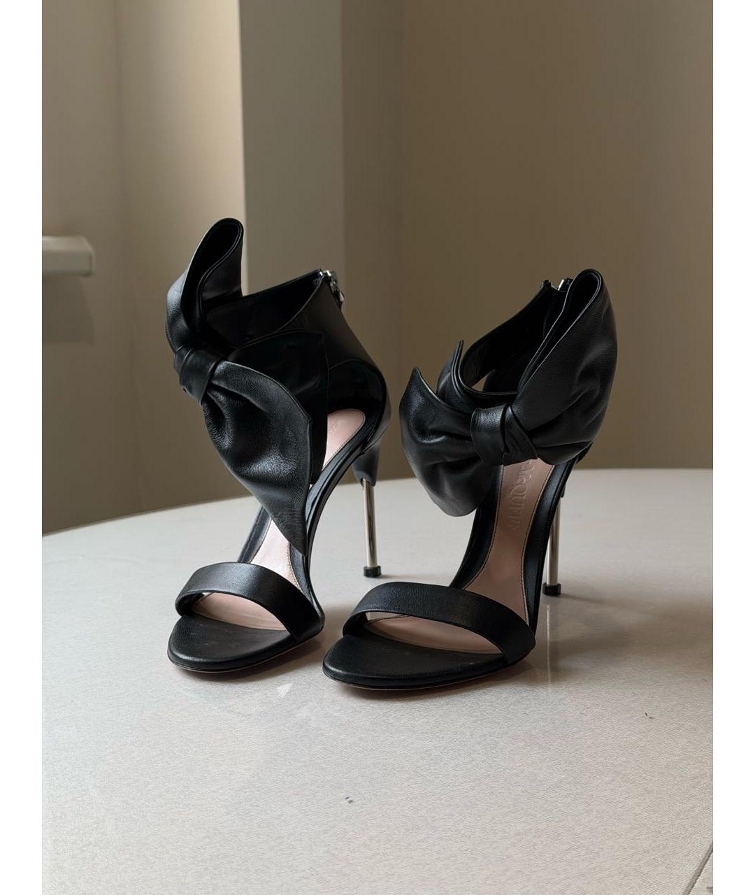 ALEXANDER MCQUEEN Черные кожаные босоножки, фото 3