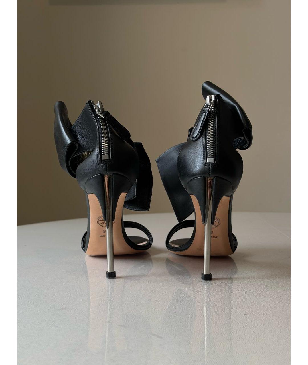 ALEXANDER MCQUEEN Черные кожаные босоножки, фото 5