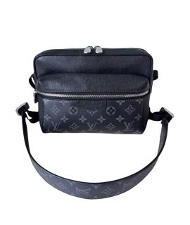 LOUIS VUITTON Сумка на плечо