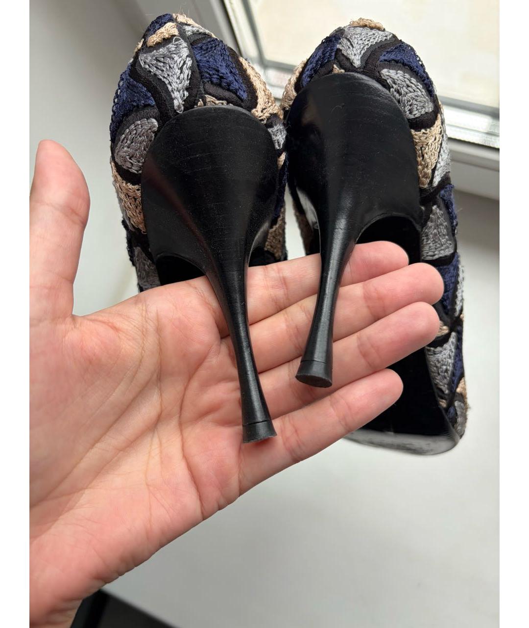 MANOLO BLAHNIK Синие текстильные туфли, фото 5