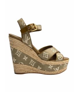 LOUIS VUITTON Босоножки