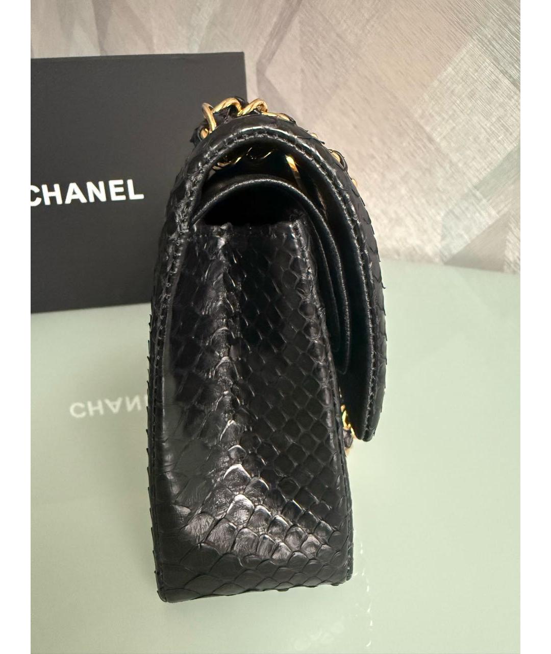 CHANEL Черная сумка через плечо из кожи питона, фото 2
