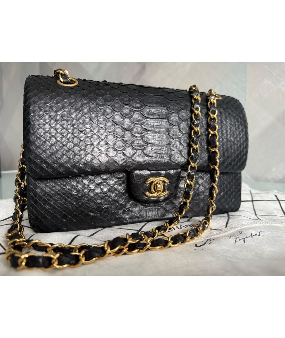 CHANEL Черная сумка через плечо из кожи питона, фото 9