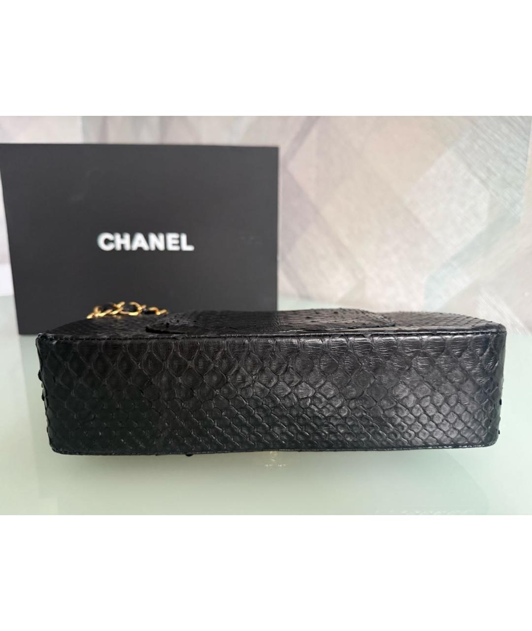 CHANEL Черная сумка через плечо из кожи питона, фото 5