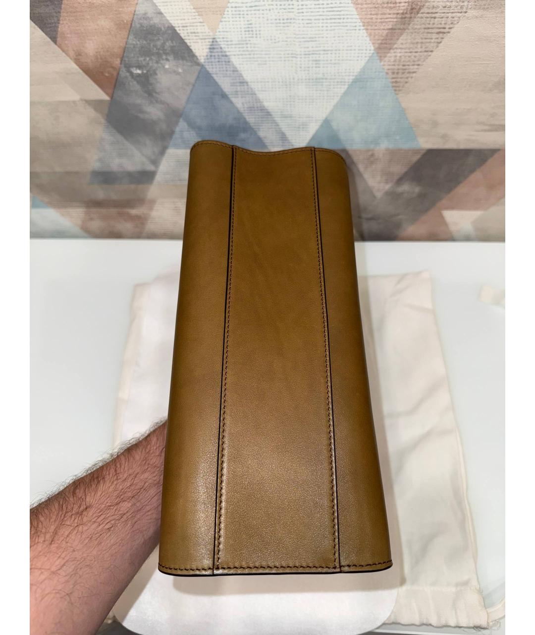 THE ROW Коричневая кожаная сумка с короткими ручками, фото 7
