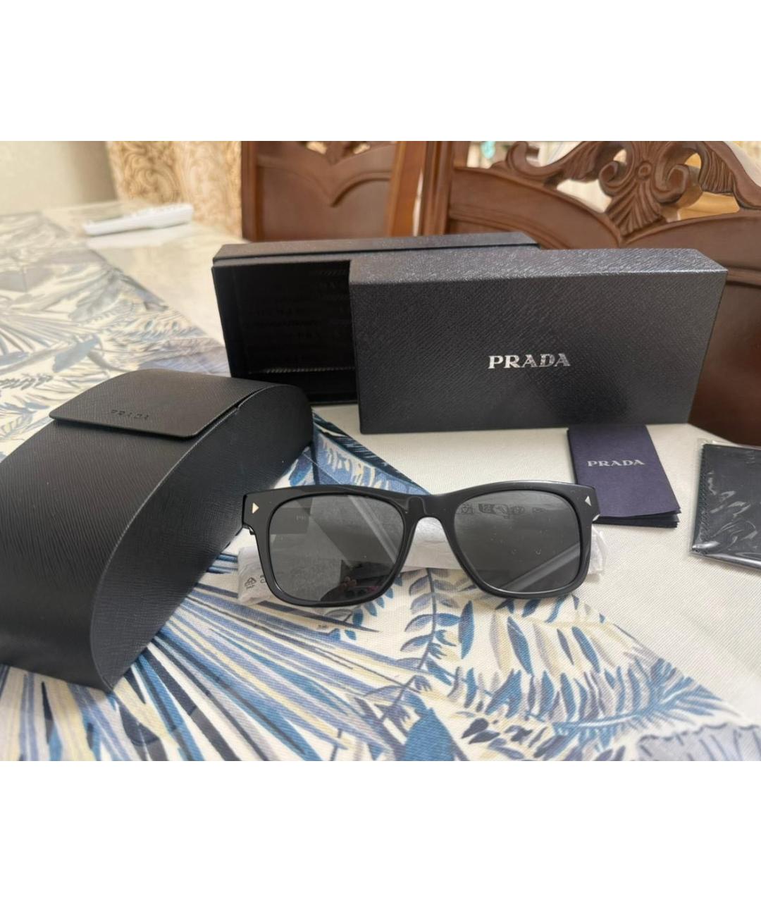 PRADA Черные пластиковые солнцезащитные очки, фото 3