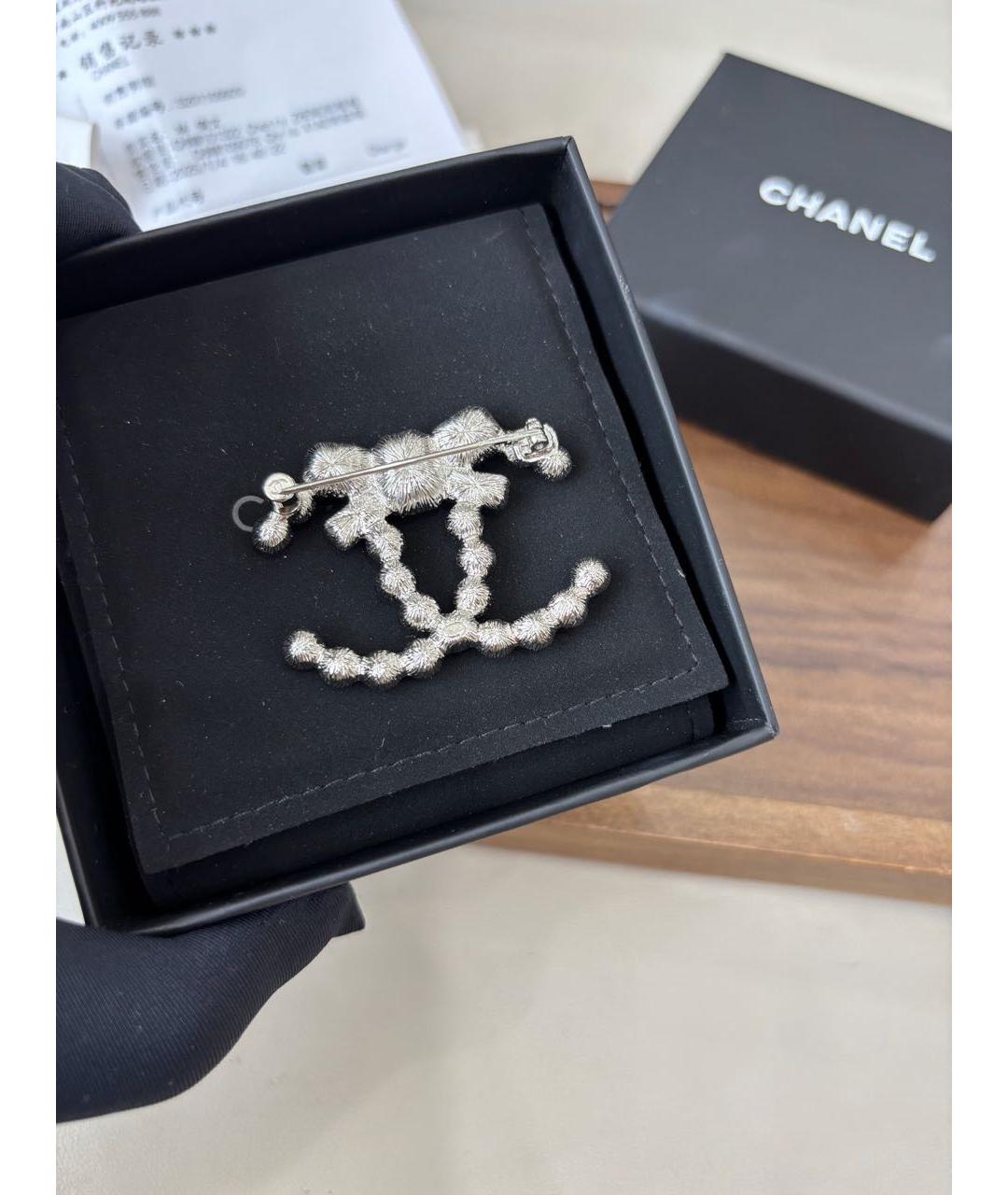 CHANEL Белая металлическая булавка / брошь, фото 4