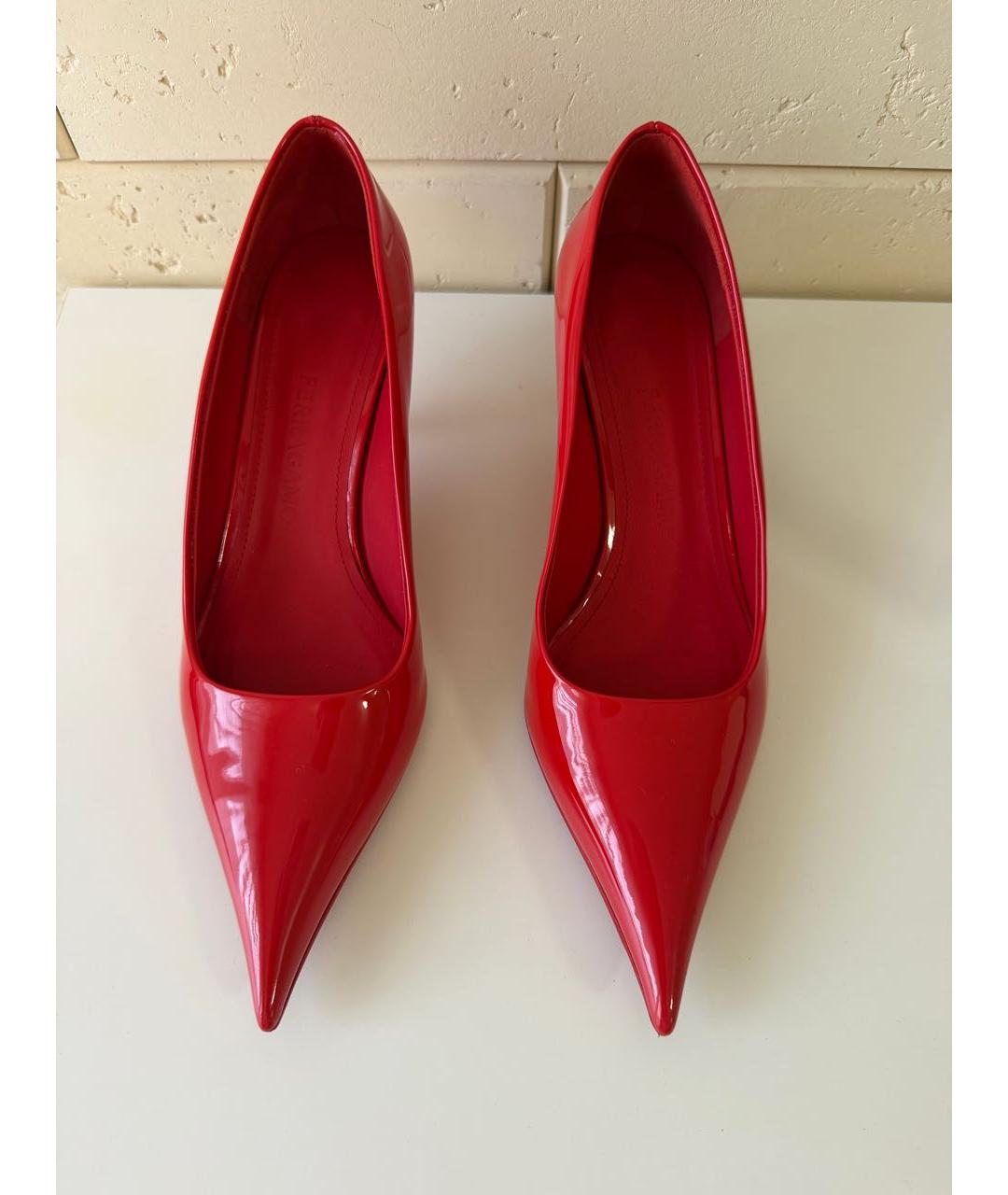 FERRAGAMO Красные туфли из лакированной кожи, фото 2