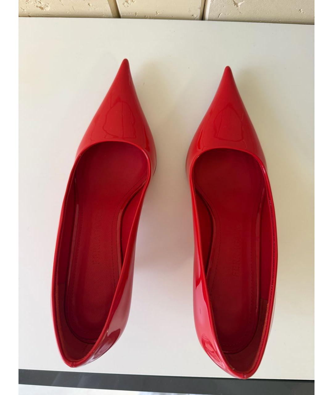 FERRAGAMO Красные туфли из лакированной кожи, фото 3
