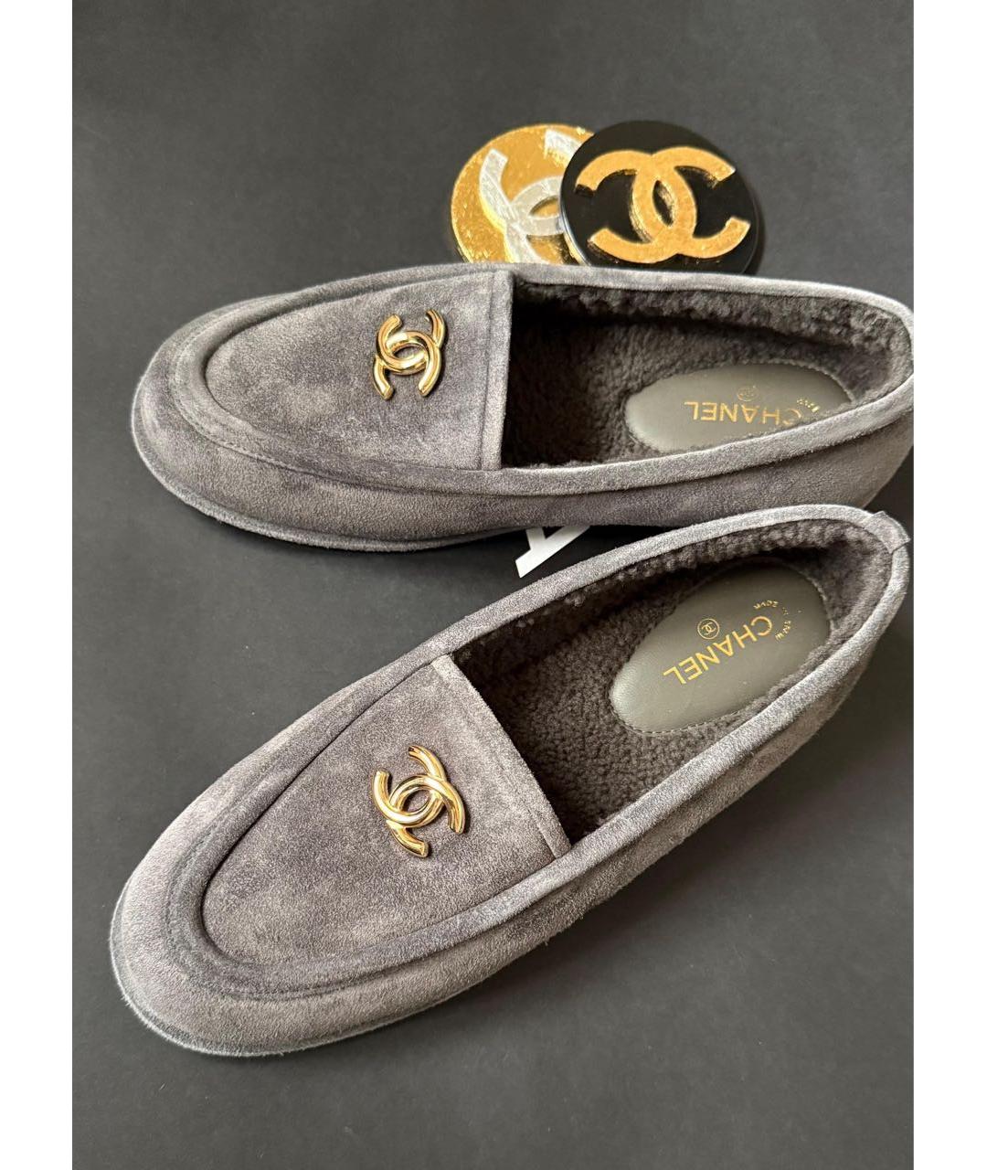 CHANEL Серые замшевые лоферы, фото 3