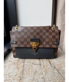 LOUIS VUITTON Сумка через плечо