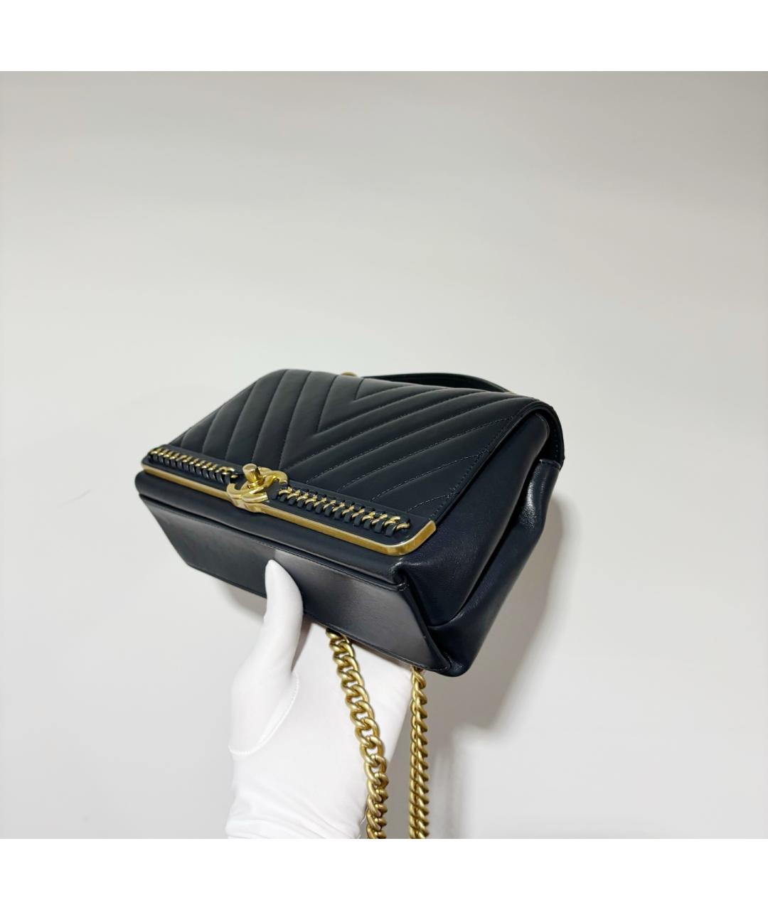 CHANEL Темно-синяя кожаная сумка через плечо, фото 3