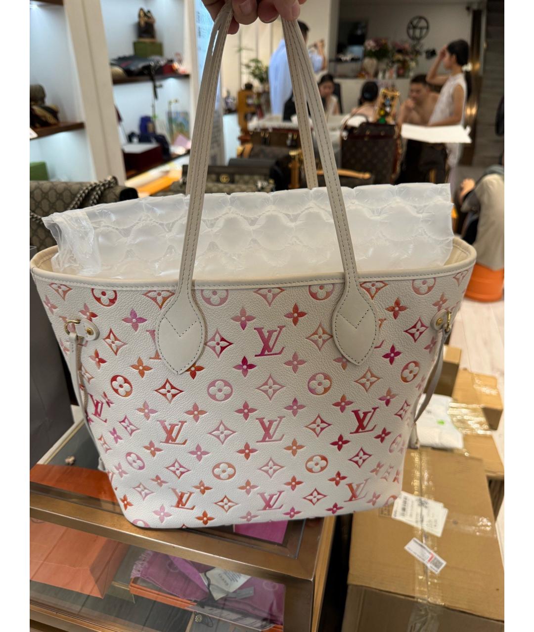 LOUIS VUITTON Белая кожаная сумка тоут, фото 2