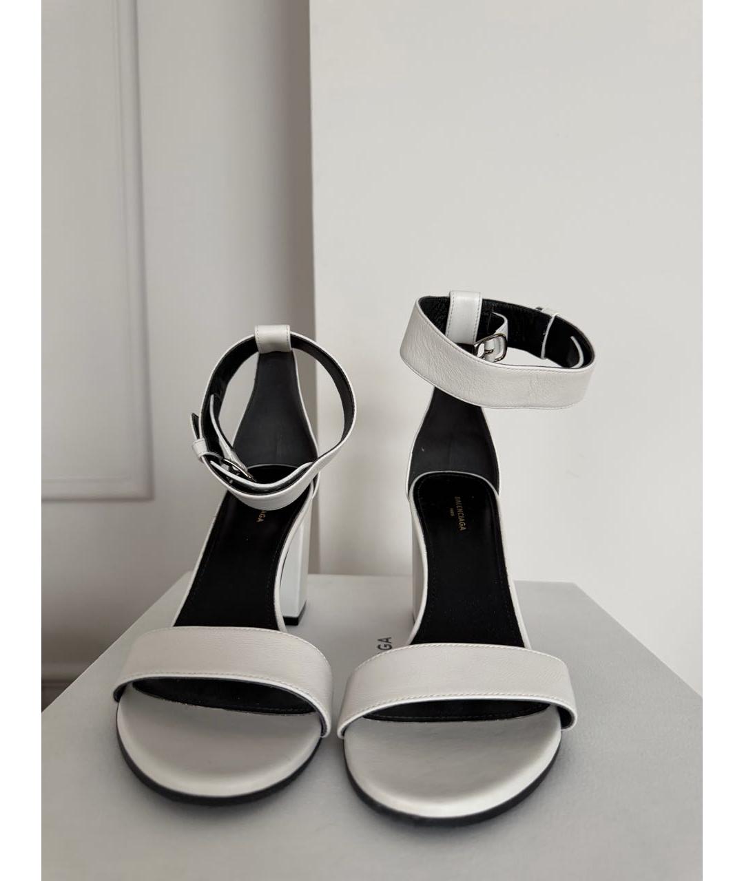 BALENCIAGA Белые кожаные босоножки, фото 2