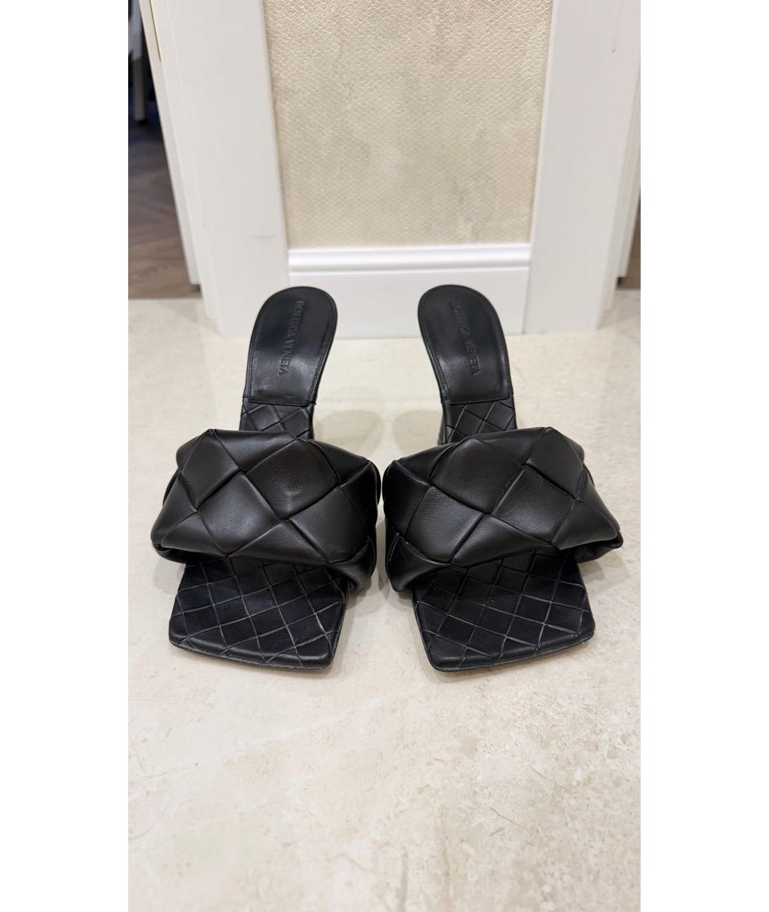 BOTTEGA VENETA Черные кожаные мюли, фото 2