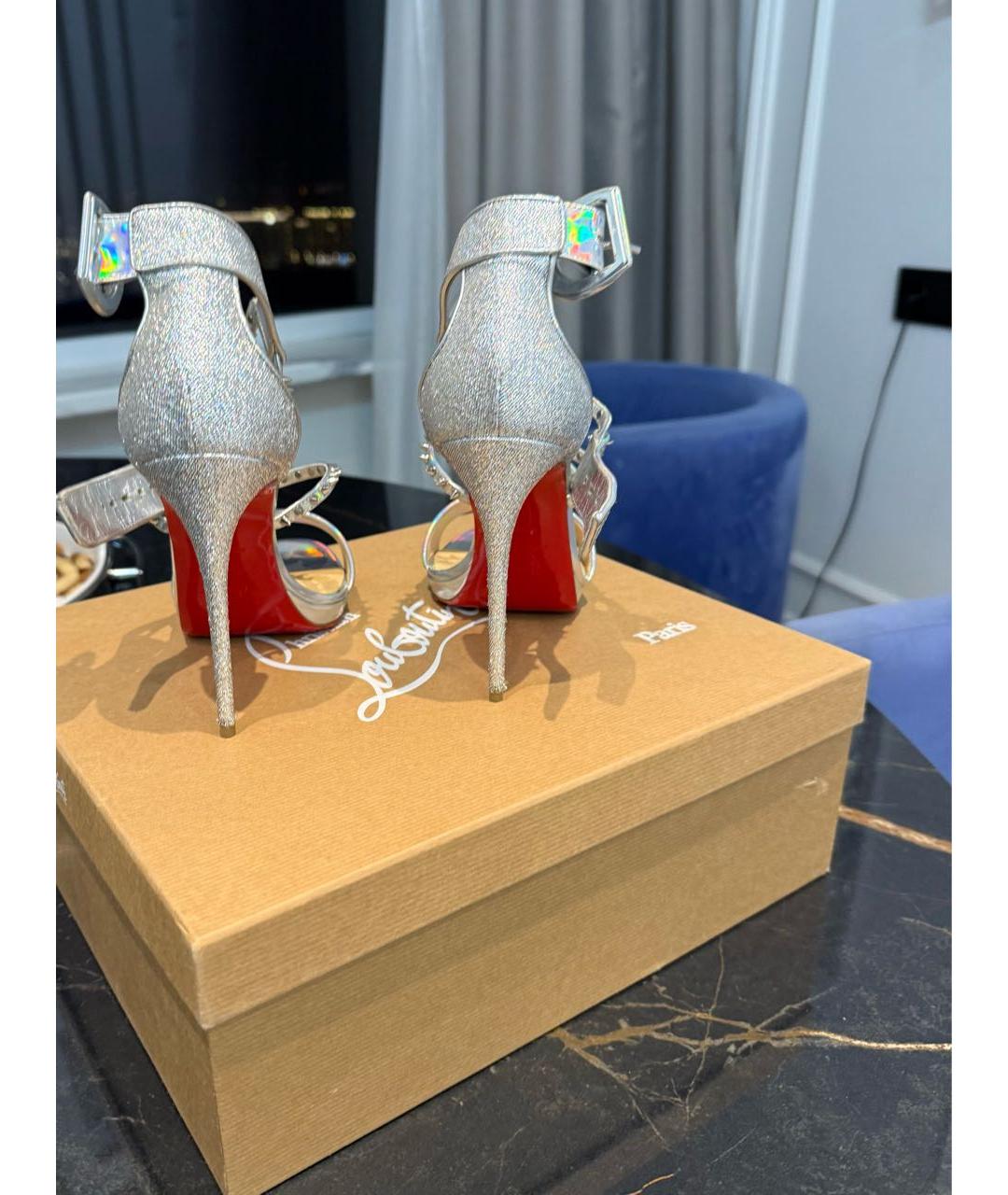 CHRISTIAN LOUBOUTIN Серебряные кожаные босоножки, фото 3