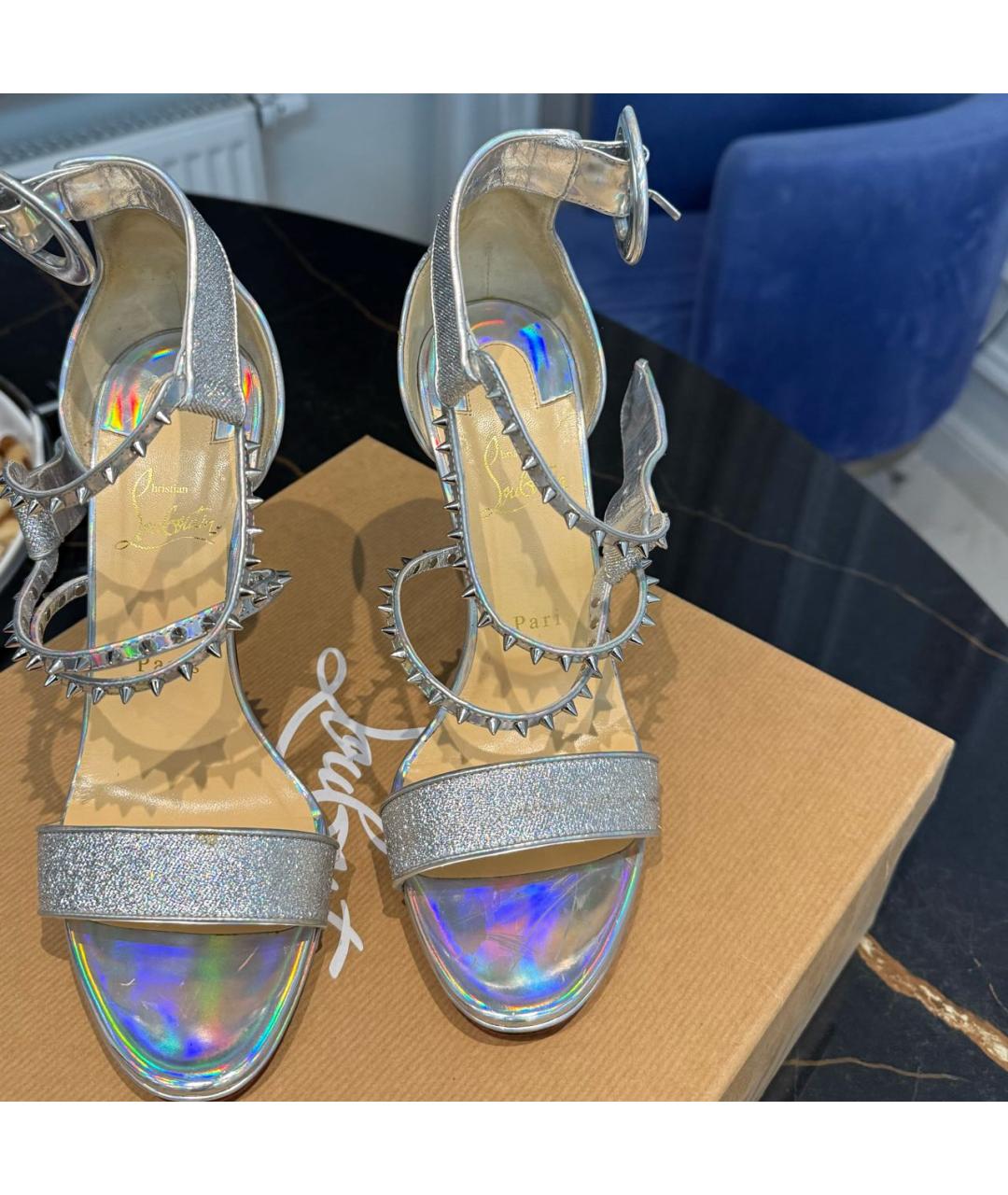 CHRISTIAN LOUBOUTIN Серебряные кожаные босоножки, фото 2