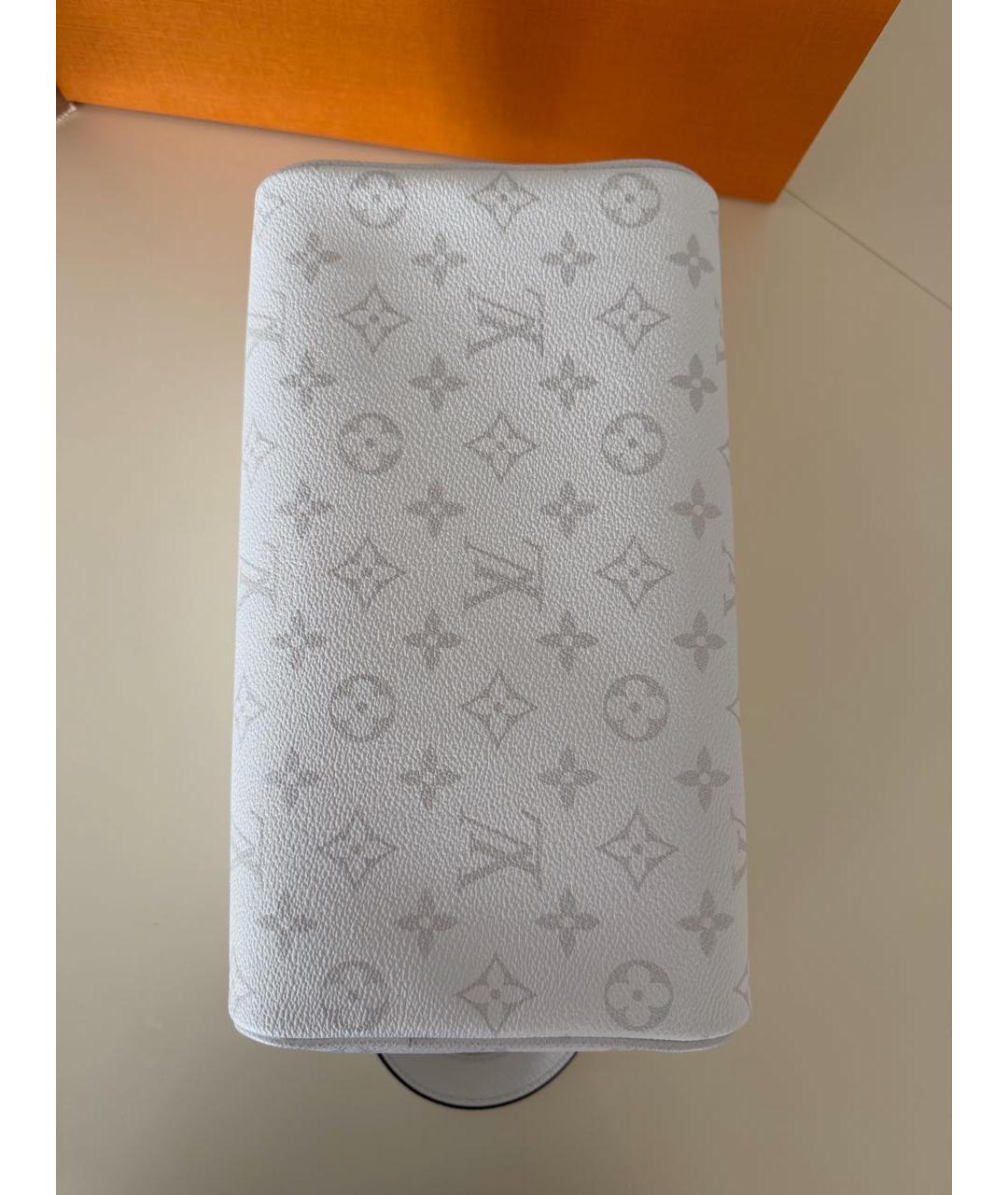 LOUIS VUITTON Белая косметичка из канвы, фото 3