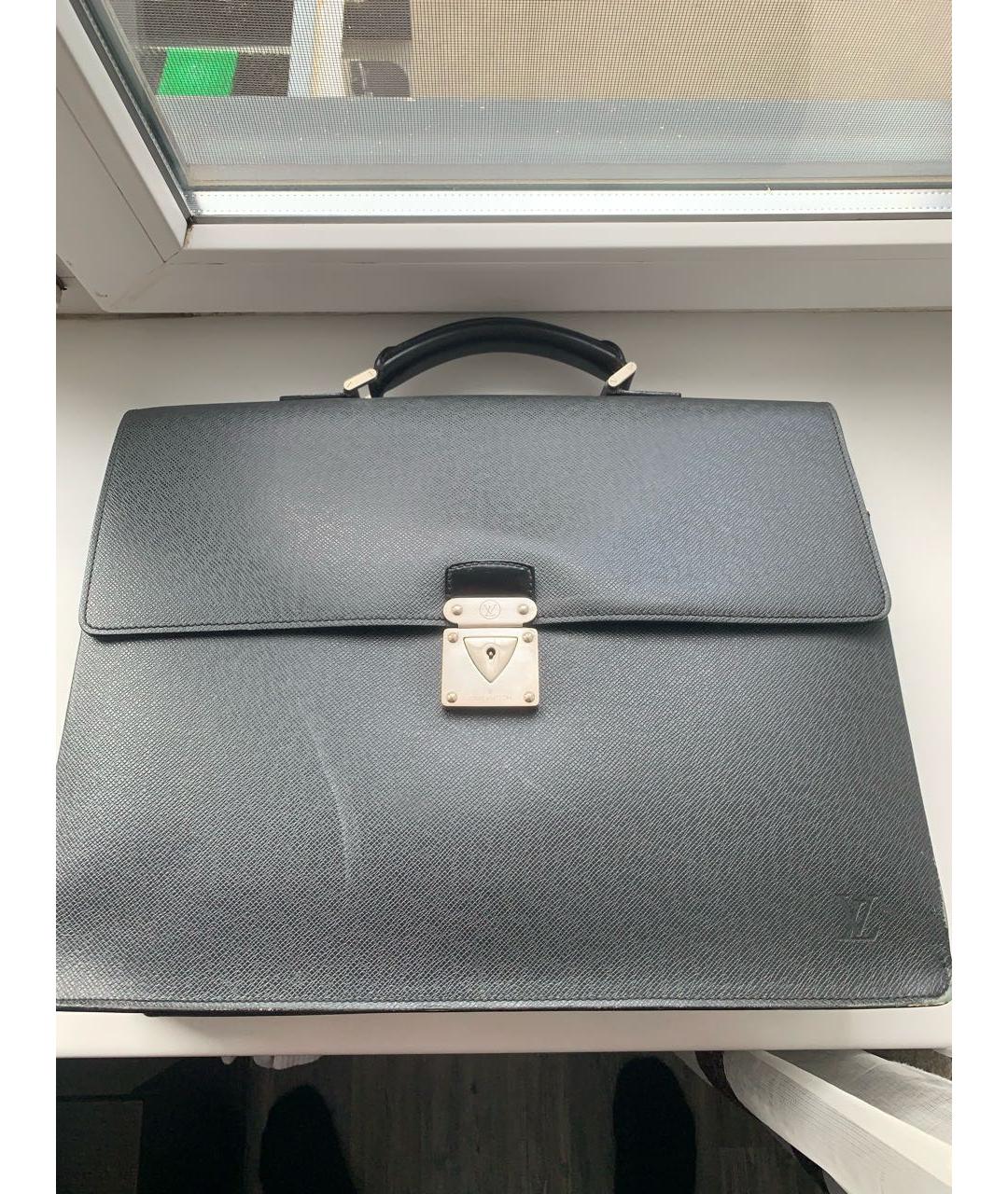 LOUIS VUITTON Черный портфель из кожи питона, фото 4