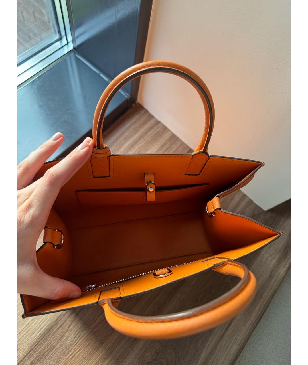 BURBERRY Оранжевая кожаная сумка с короткими ручками, фото 4