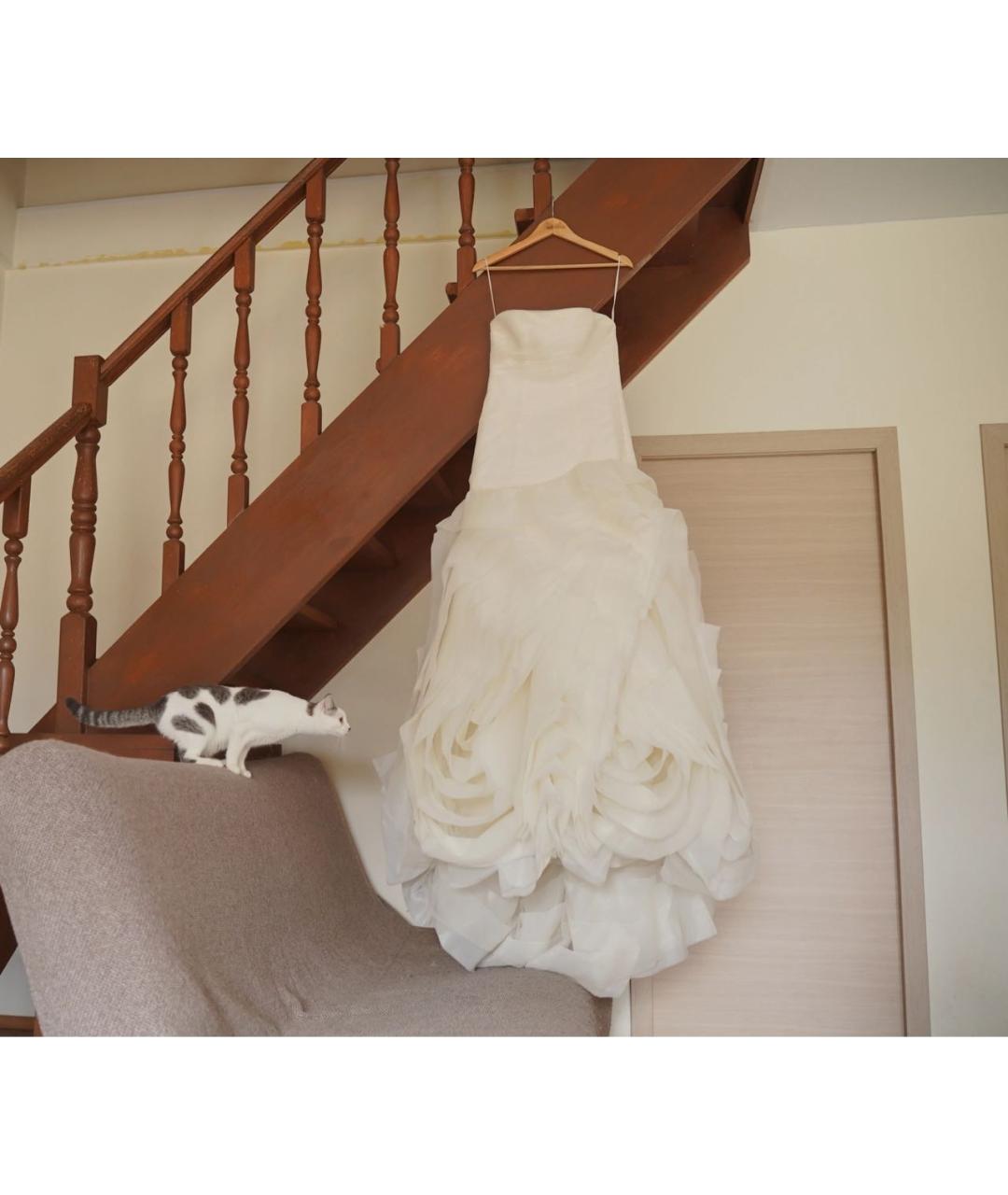 VERA WANG Белое шифоновое свадебное платье, фото 5