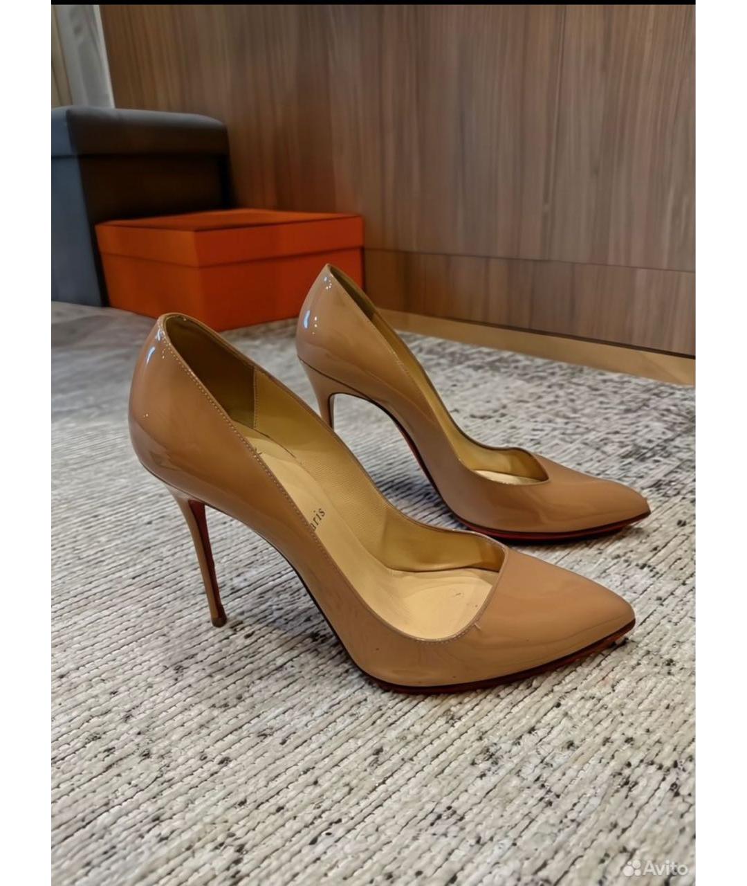 CHRISTIAN LOUBOUTIN Бежевые туфли из лакированной кожи, фото 4
