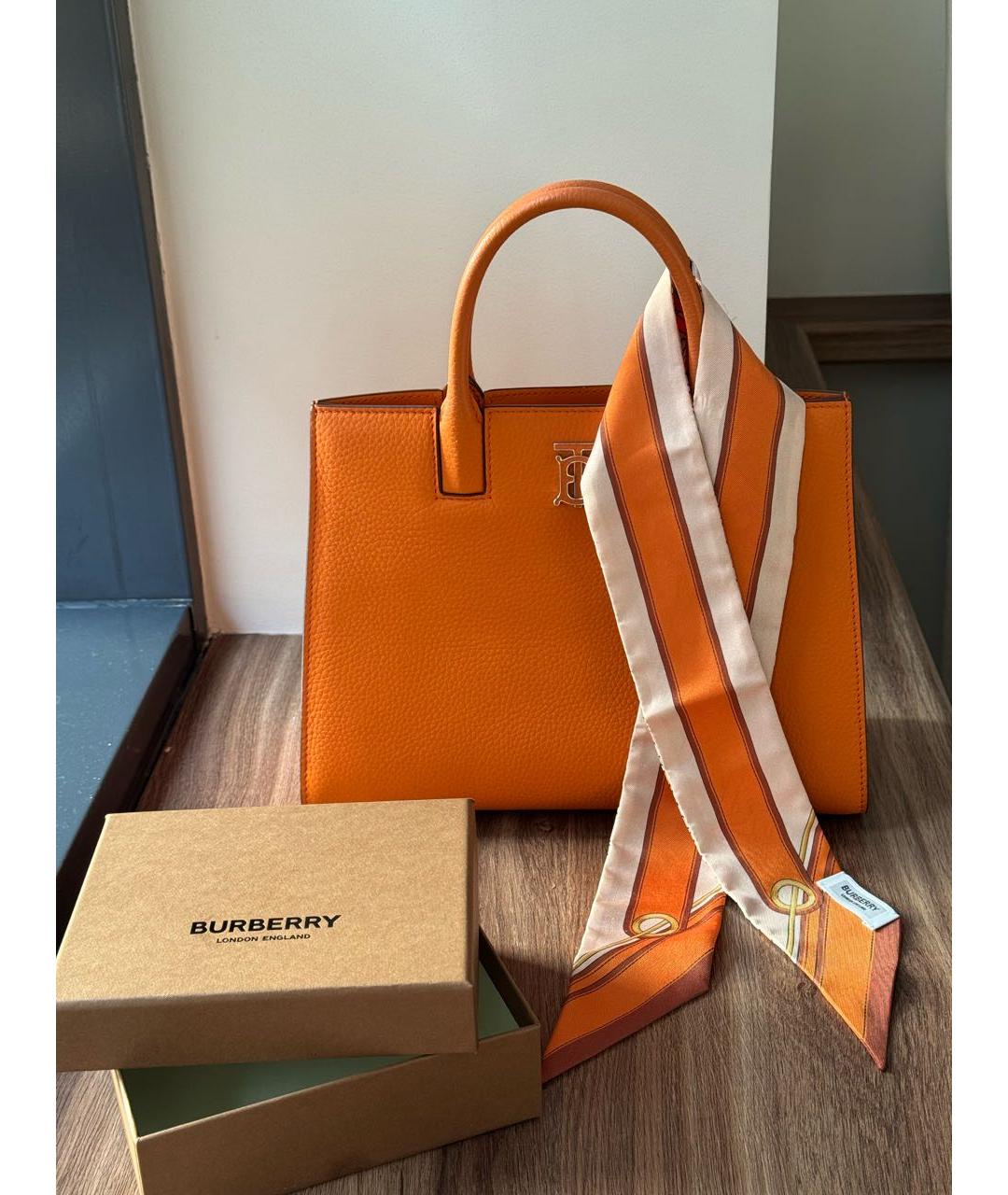 BURBERRY Оранжевый шелковый платок, фото 2