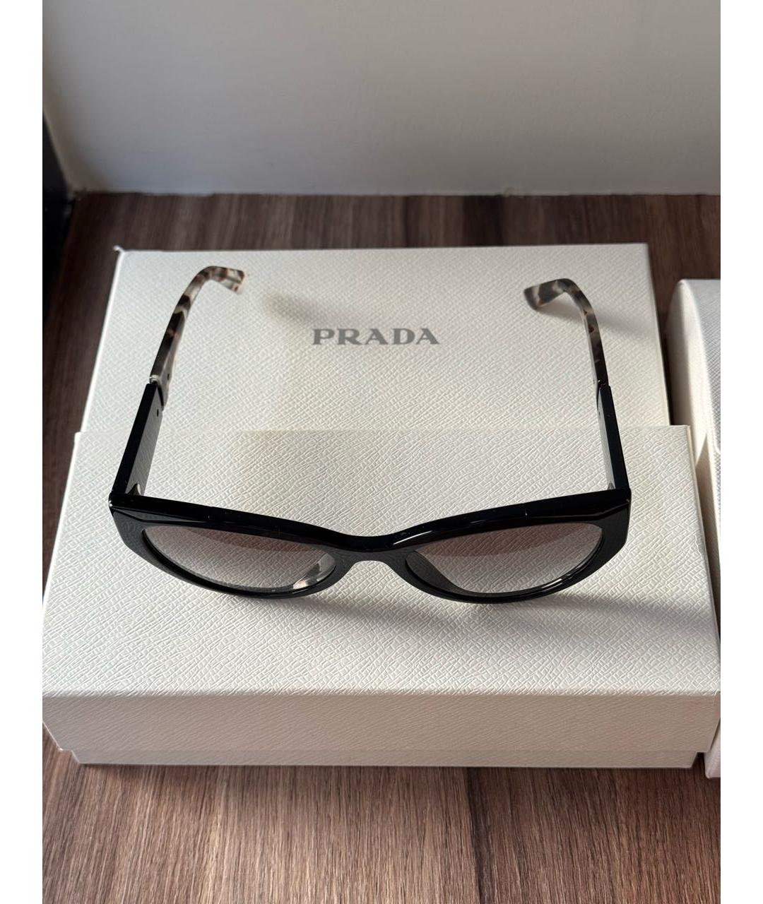 PRADA Черные пластиковые солнцезащитные очки, фото 3