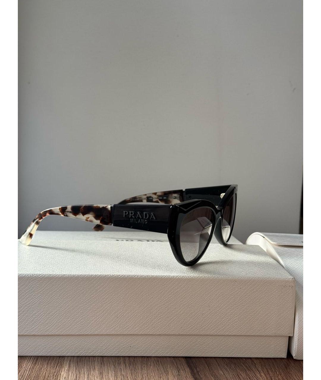 PRADA Черные пластиковые солнцезащитные очки, фото 2