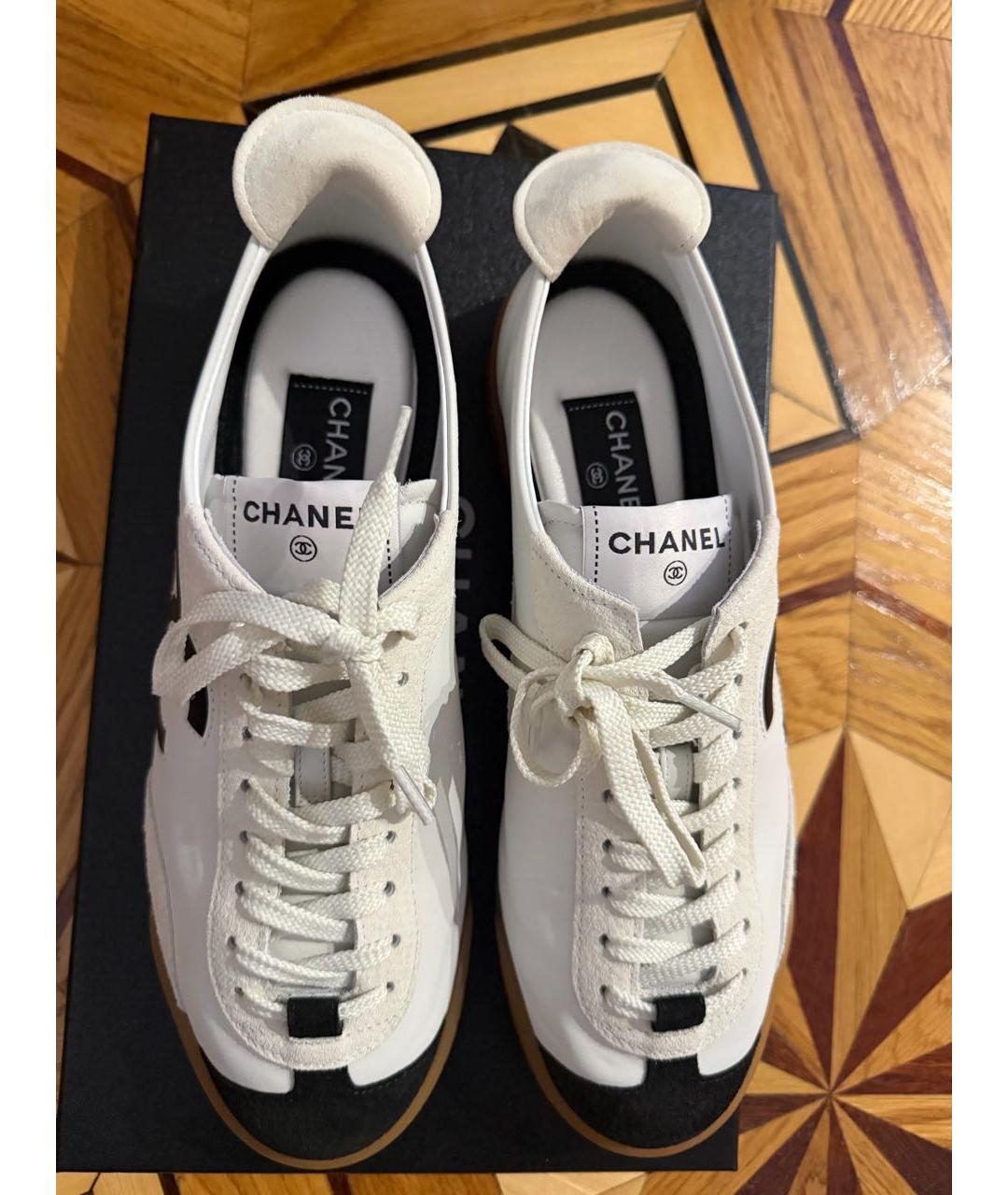 CHANEL Белые кожаные кроссовки, фото 2