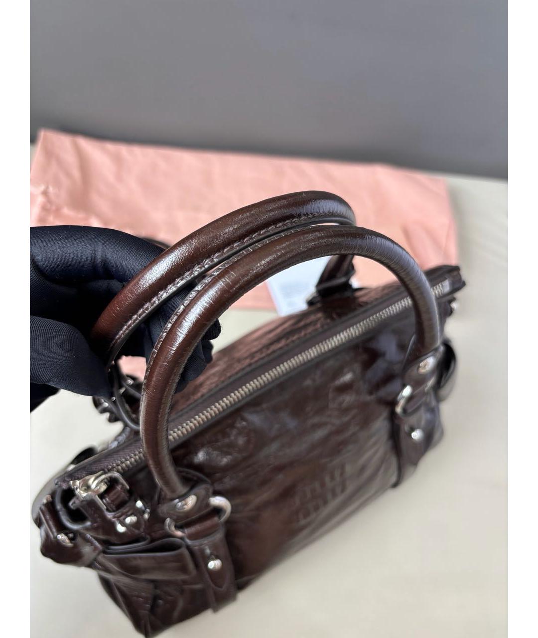 MIU MIU Коричневая кожаная сумка с короткими ручками, фото 6