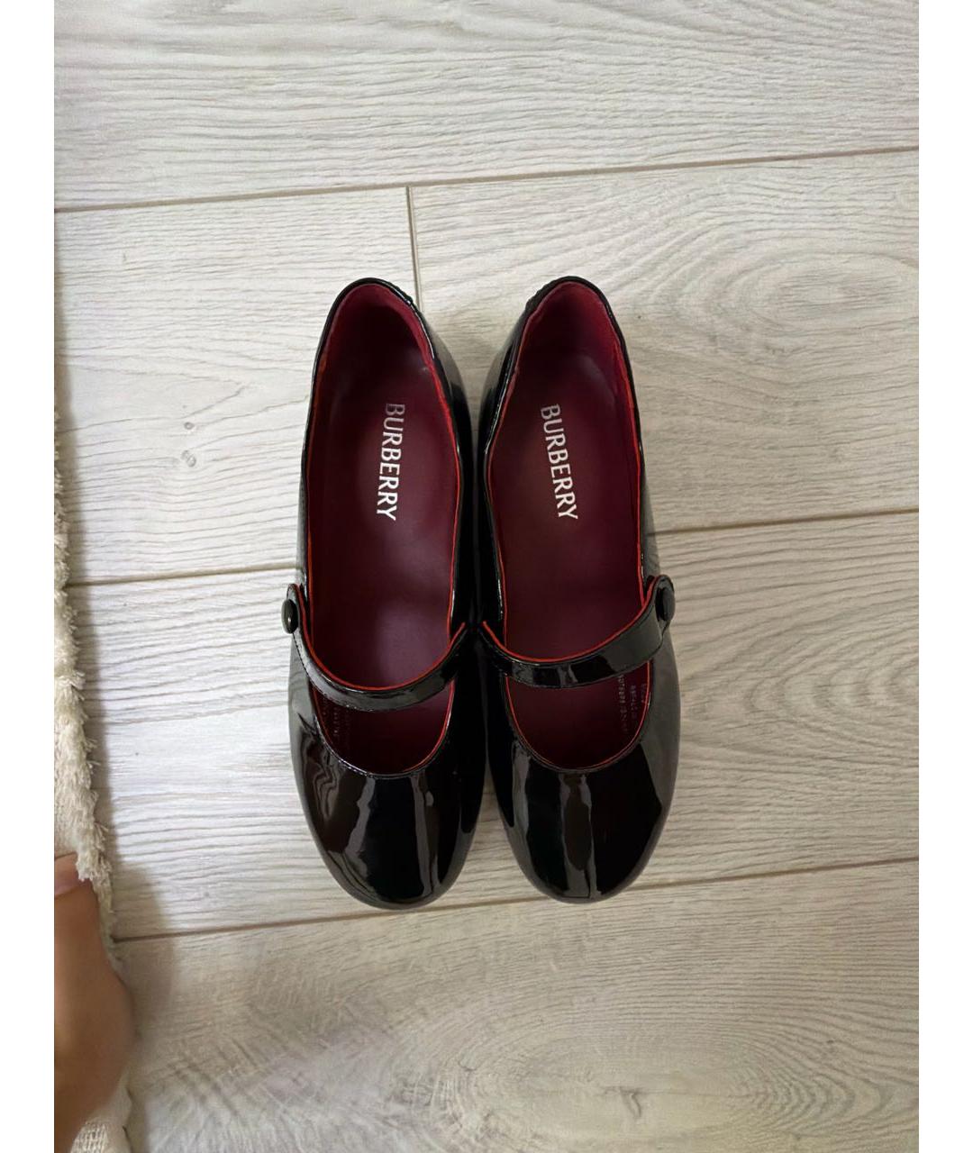 BURBERRY Черные туфли из лакированной кожи, фото 3