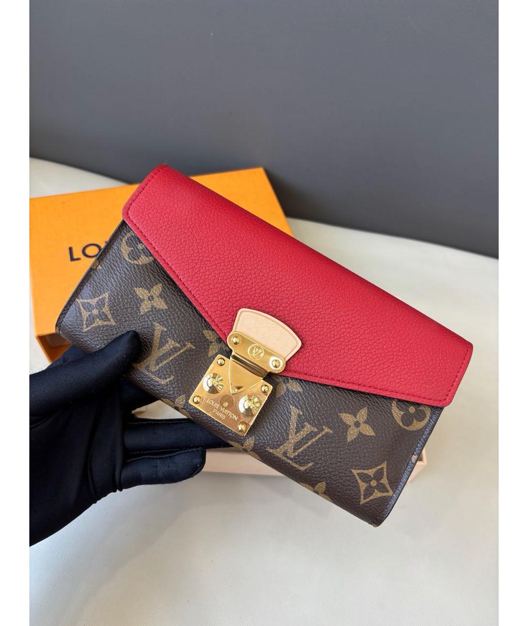 LOUIS VUITTON Красный кардхолдер из искусственной кожи, фото 2