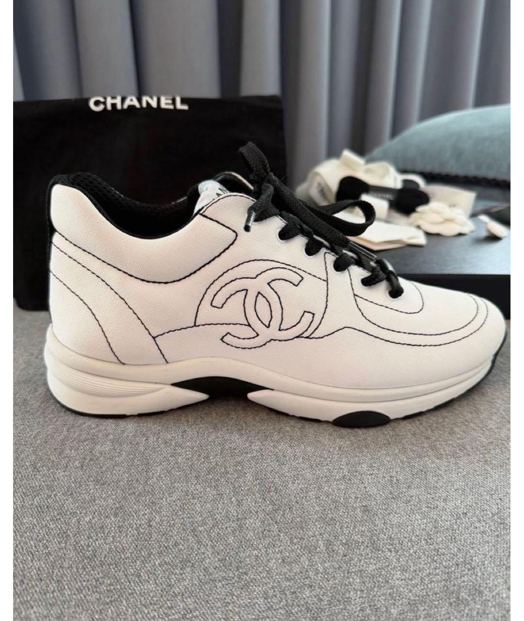 CHANEL Белые кожаные кроссовки, фото 3