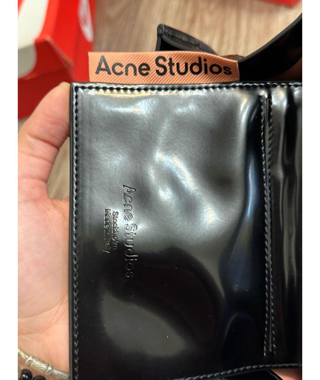 ACNE STUDIOS Черная кожаная сумка на плечо, фото 2
