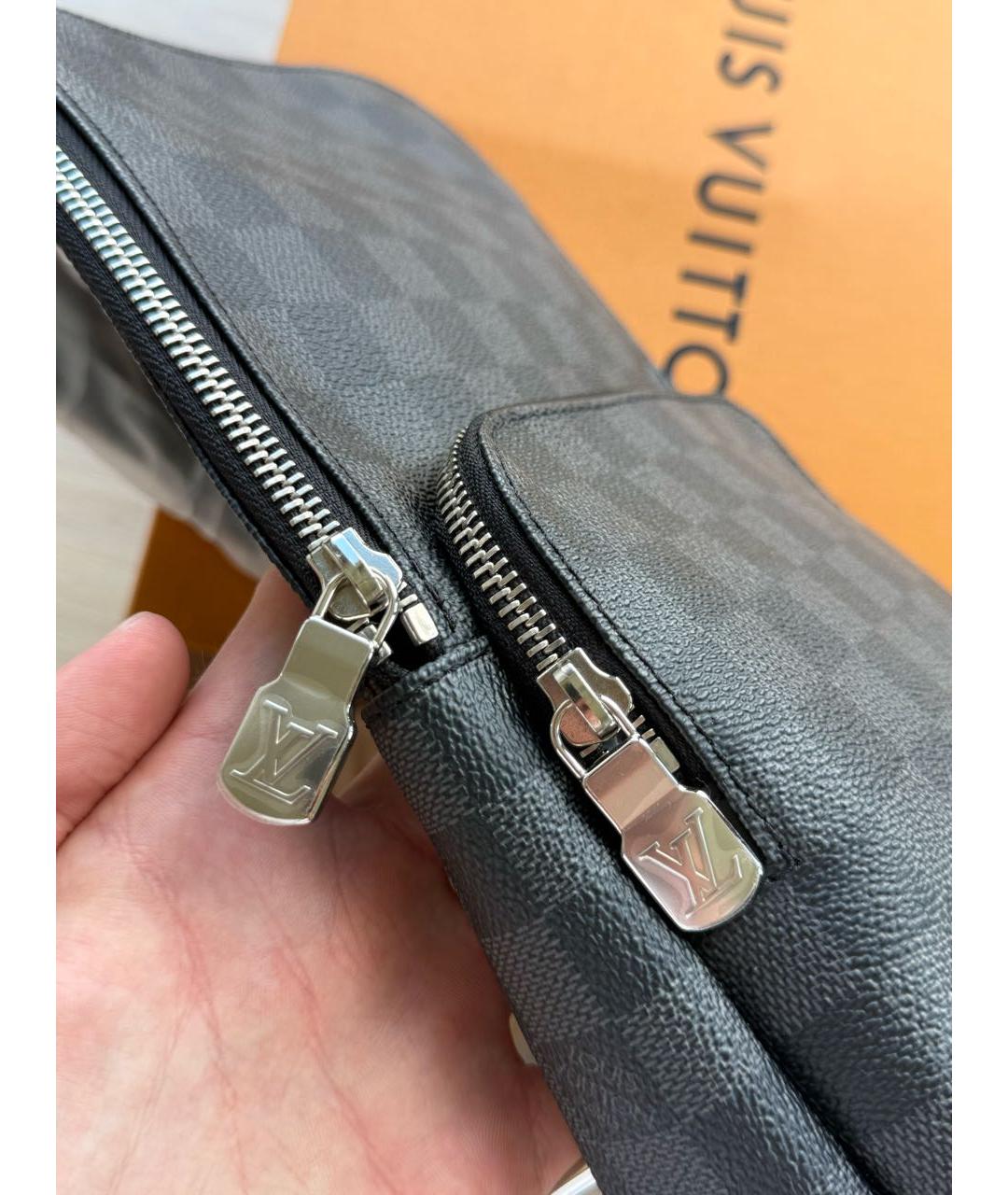 LOUIS VUITTON Черная барсетка из канвы, фото 7