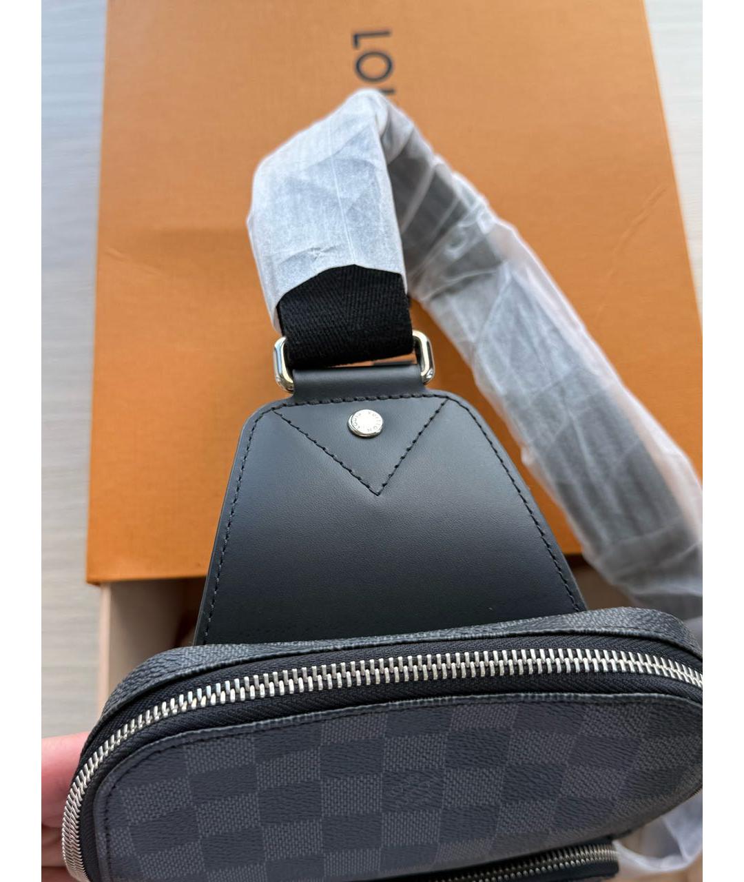 LOUIS VUITTON Черная барсетка из канвы, фото 4