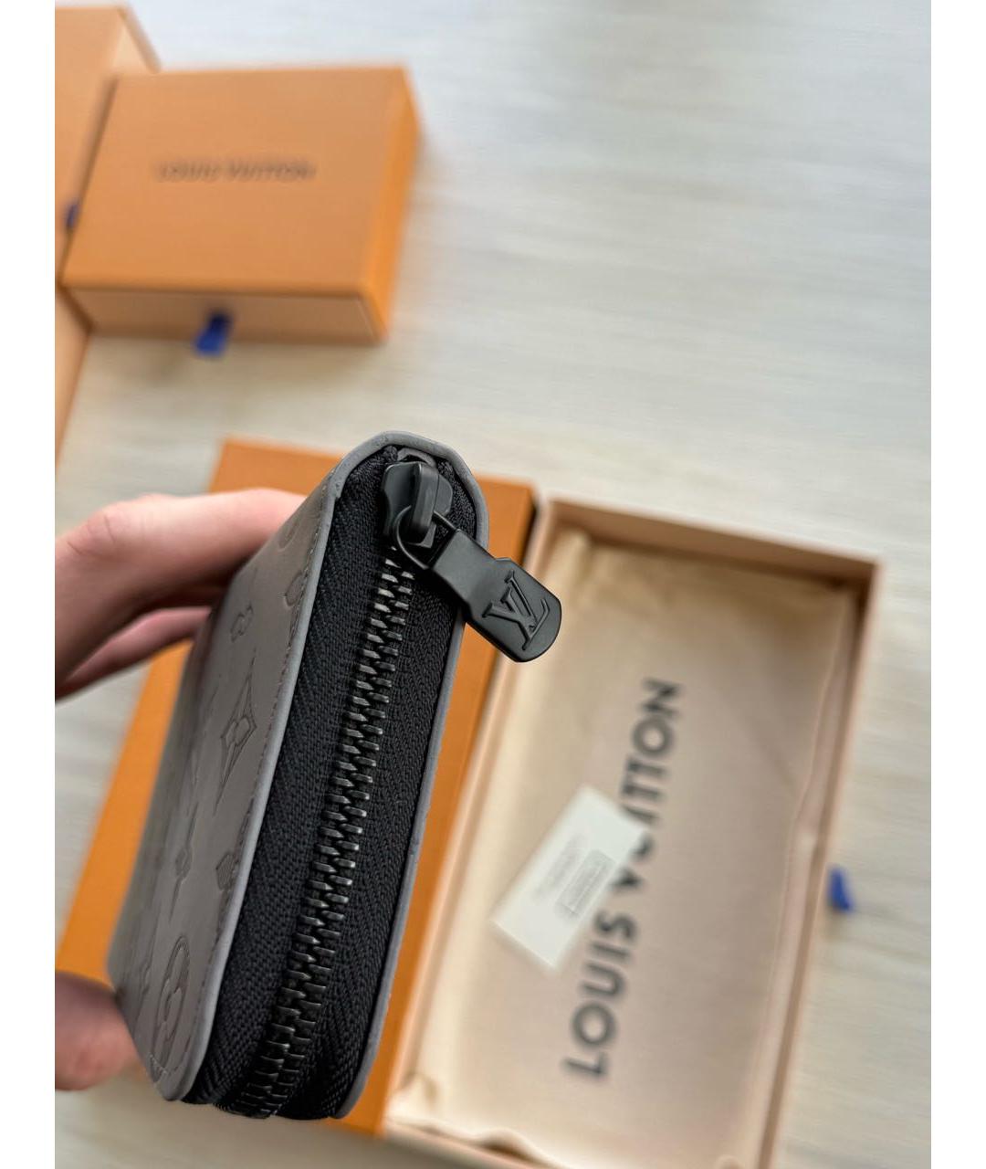 LOUIS VUITTON Серый кожаный кошелек, фото 4