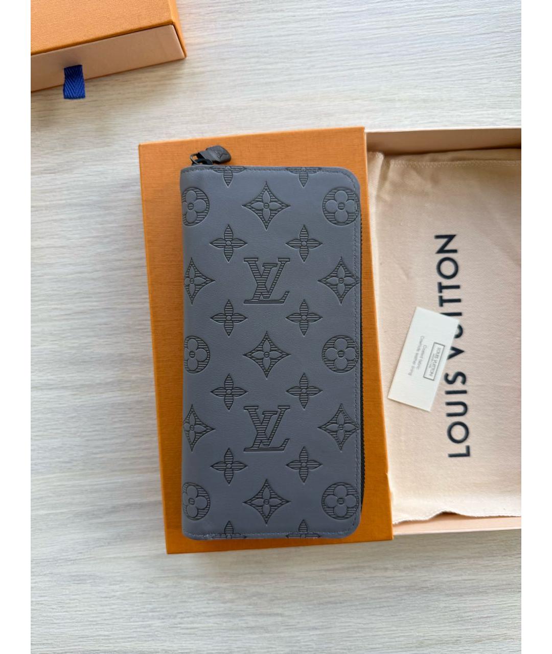 LOUIS VUITTON Серый кожаный кошелек, фото 8
