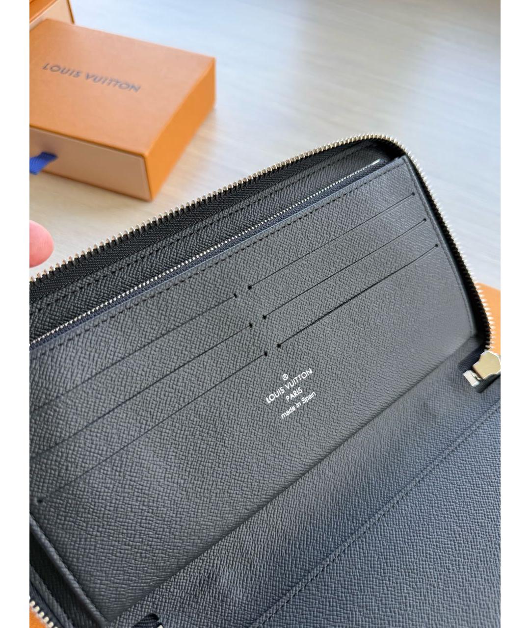 LOUIS VUITTON Черный кошелек из лакированной кожи, фото 5