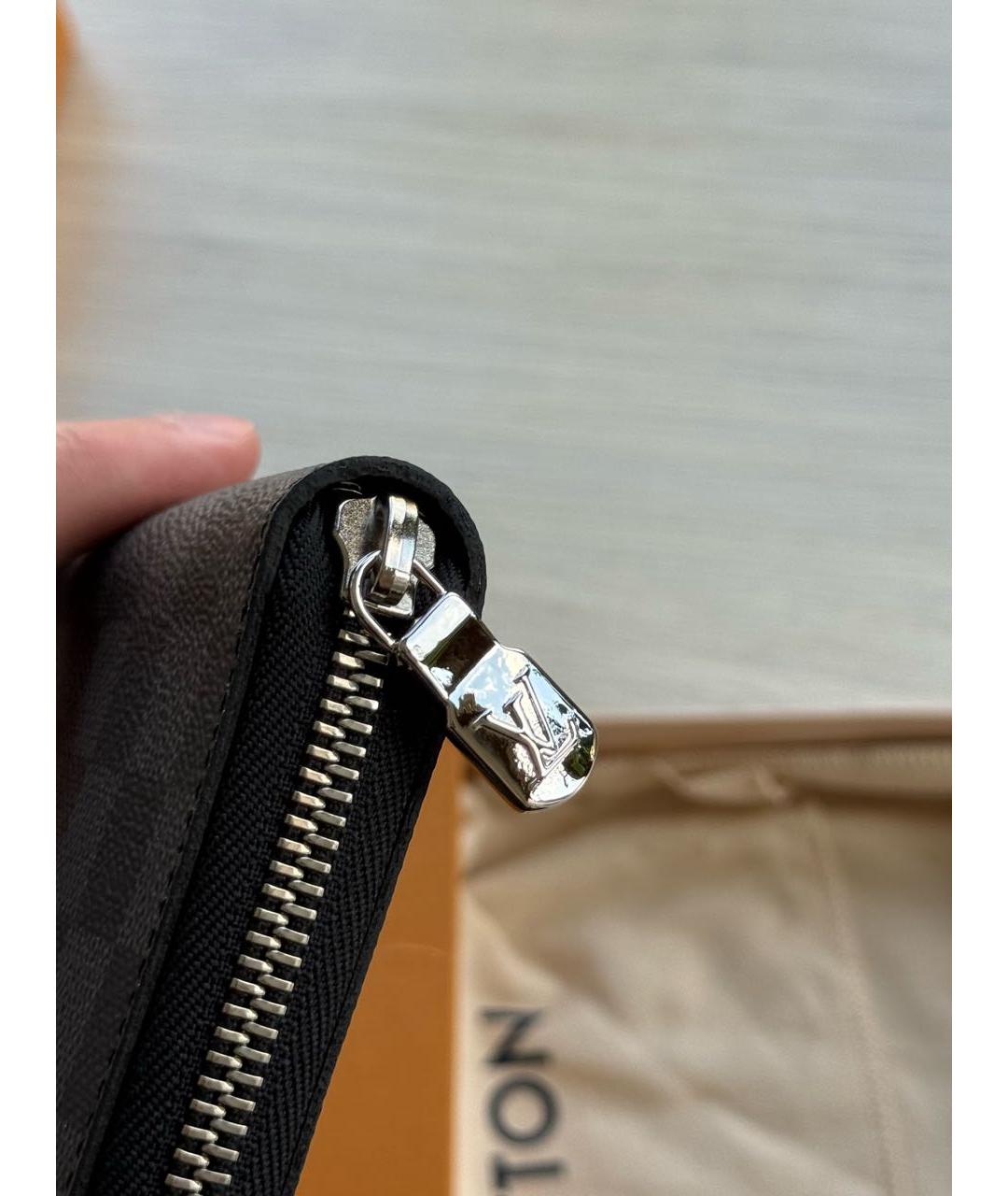 LOUIS VUITTON Черный кошелек из лакированной кожи, фото 3