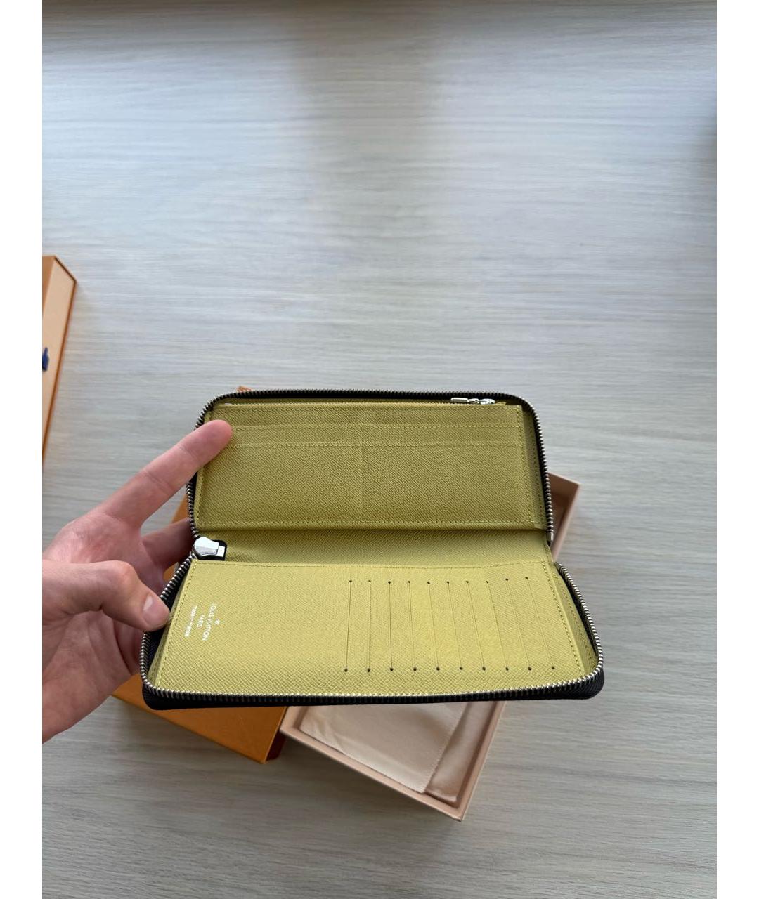 LOUIS VUITTON Мульти кошелек из лакированной кожи, фото 5