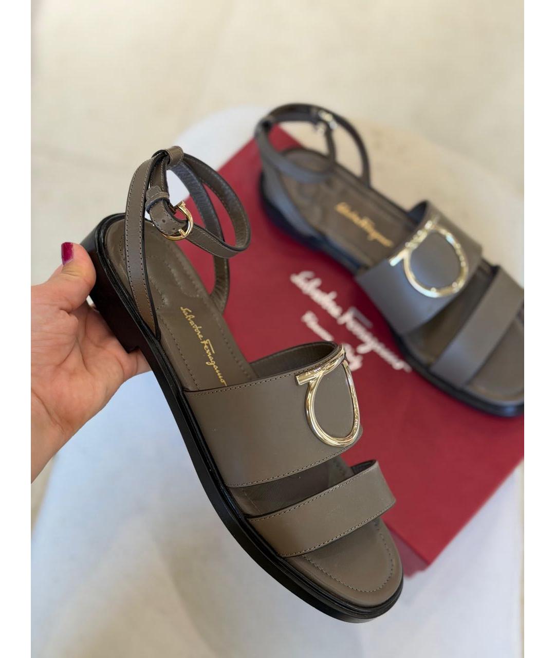 FERRAGAMO Серые кожаные сандалии, фото 3