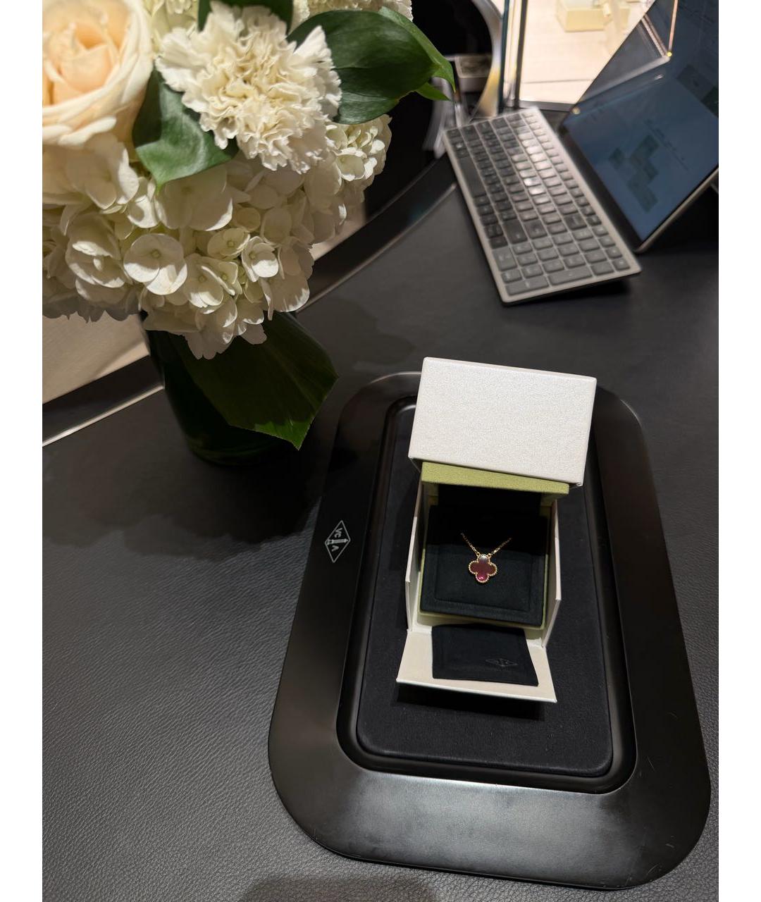 VAN CLEEF & ARPELS Розовое колье из желтого золота, фото 3