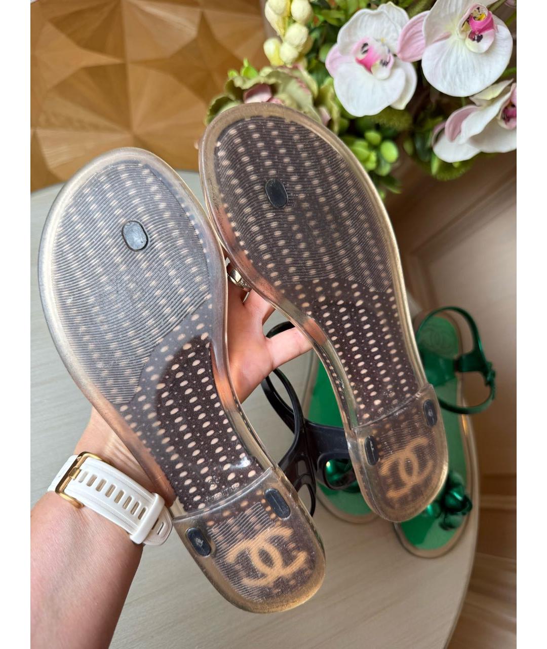 CHANEL Черные резиновые сандалии, фото 5