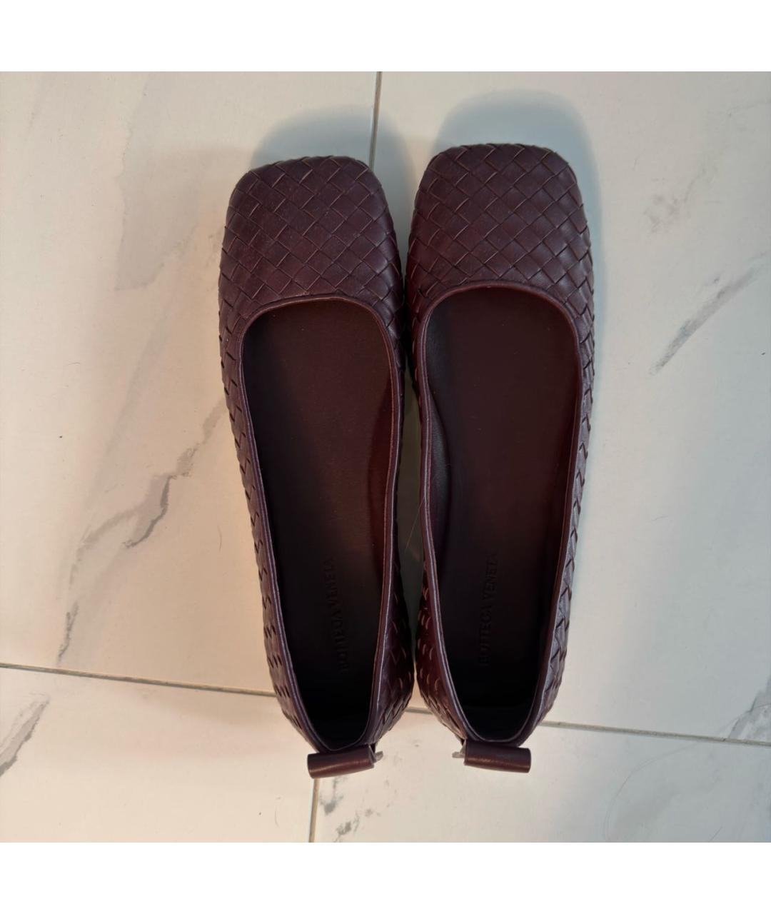 BOTTEGA VENETA Бордовые кожаные балетки, фото 7