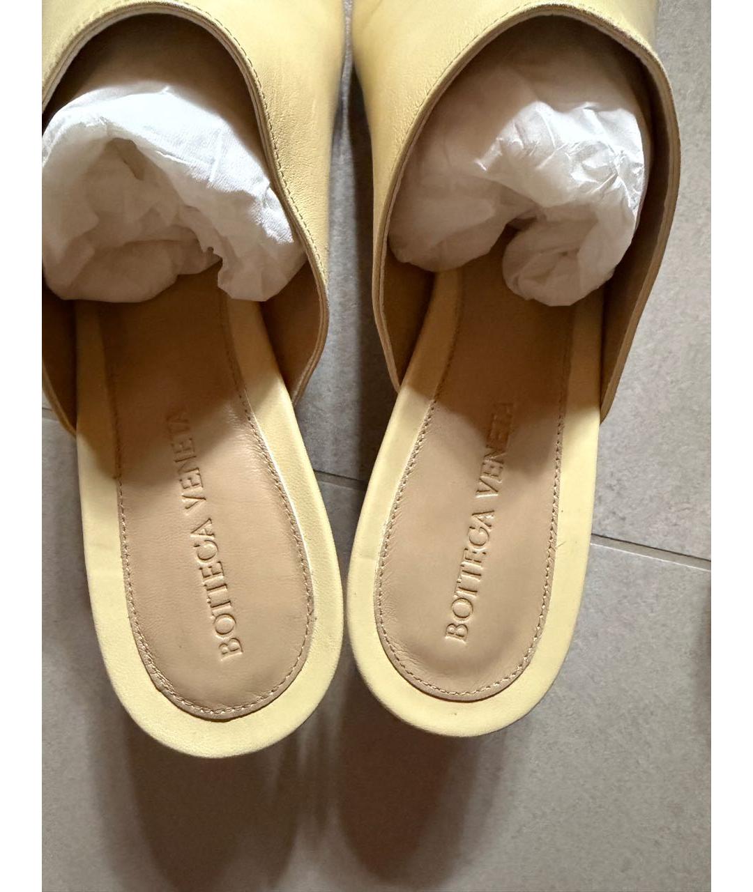 BOTTEGA VENETA Желтые кожаные сабо, фото 3