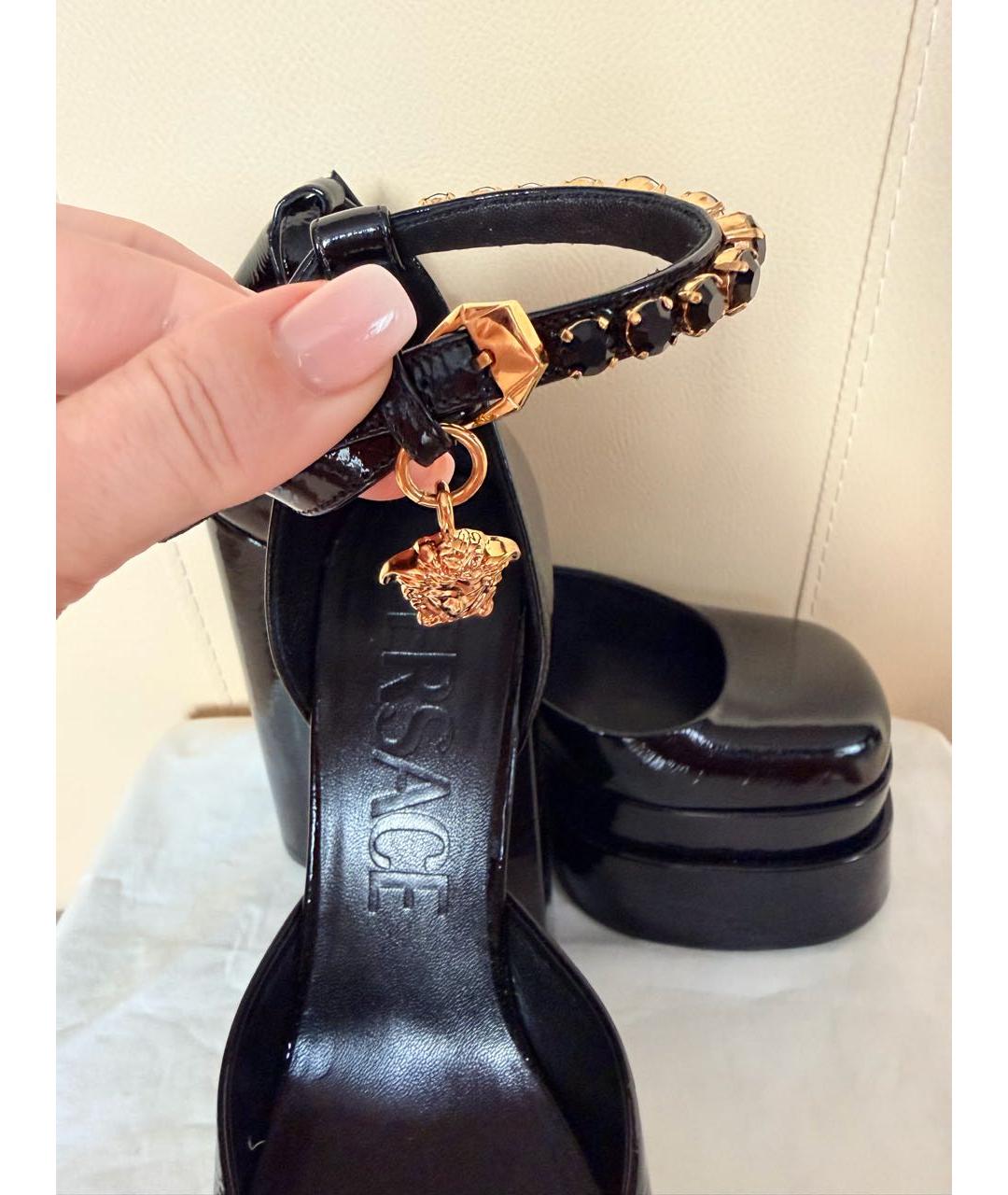 VERSACE Черные туфли из лакированной кожи, фото 7