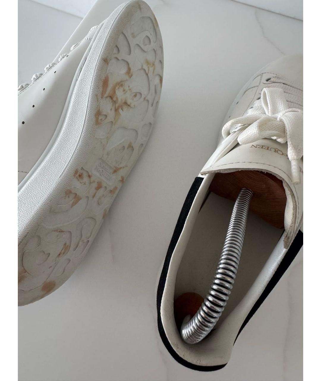 ALEXANDER MCQUEEN Белые кожаные кроссовки, фото 3