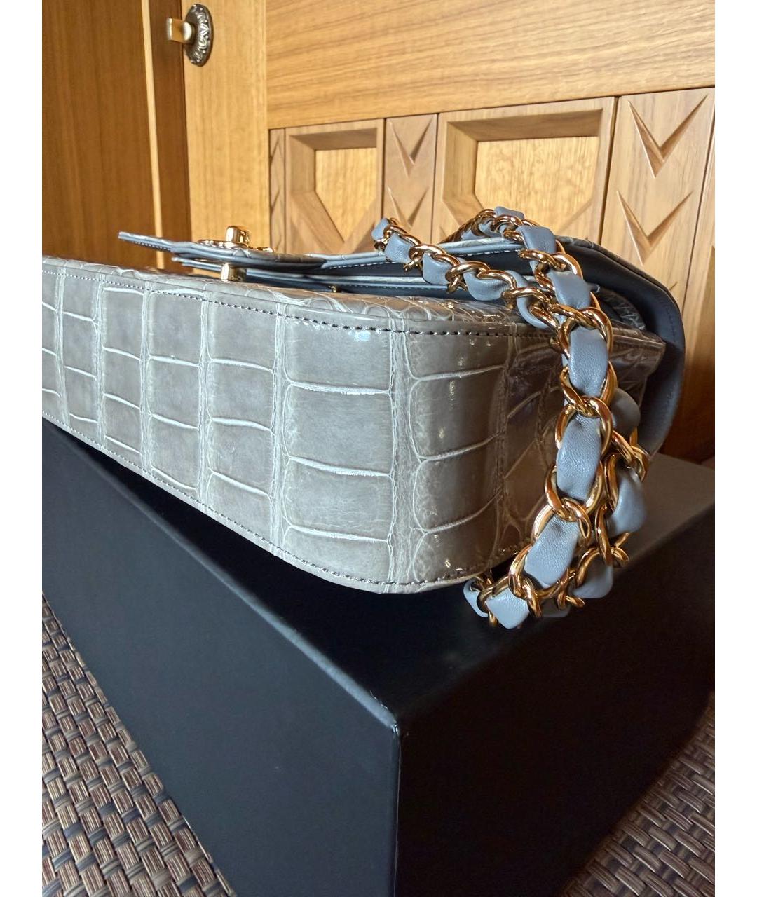 CHANEL Серая сумка через плечо из кожи аллигатора, фото 7